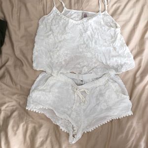 In Bloom lounge/ sleep set. White, size M.